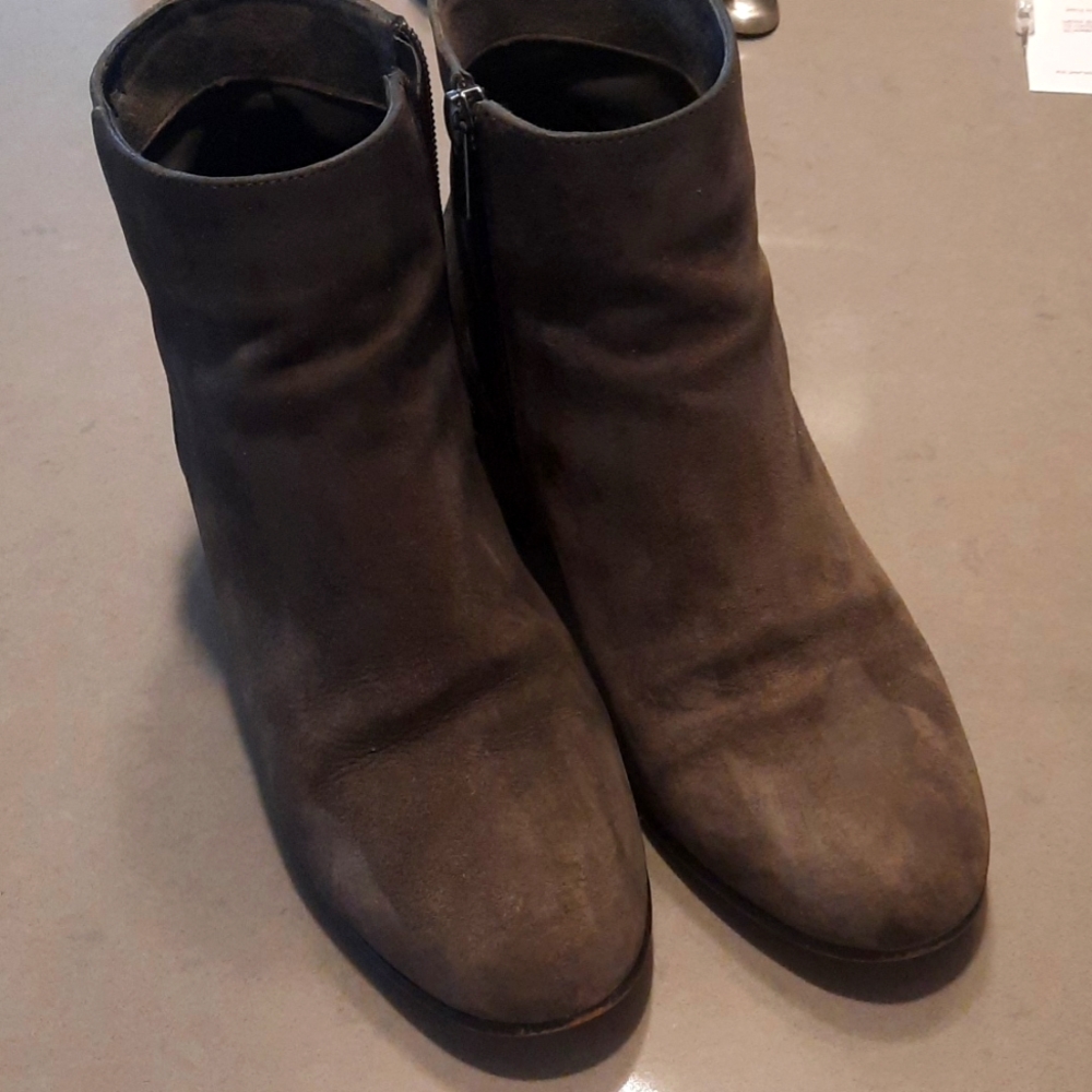 Lord & Taylor Grey Bootie S7